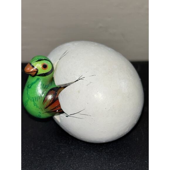 Folk Art Hatching Egg Baby Tropical Bird Figurine Hand Painted - Picture 3 of 6